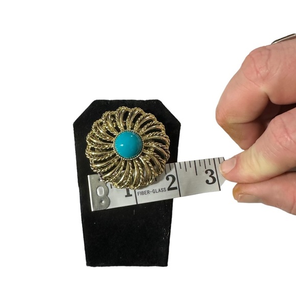 50mm Substantial Gold Tone Domed Wreath Flower Faux Turquoise Bead Brooch Pin - Picture 5 of 7